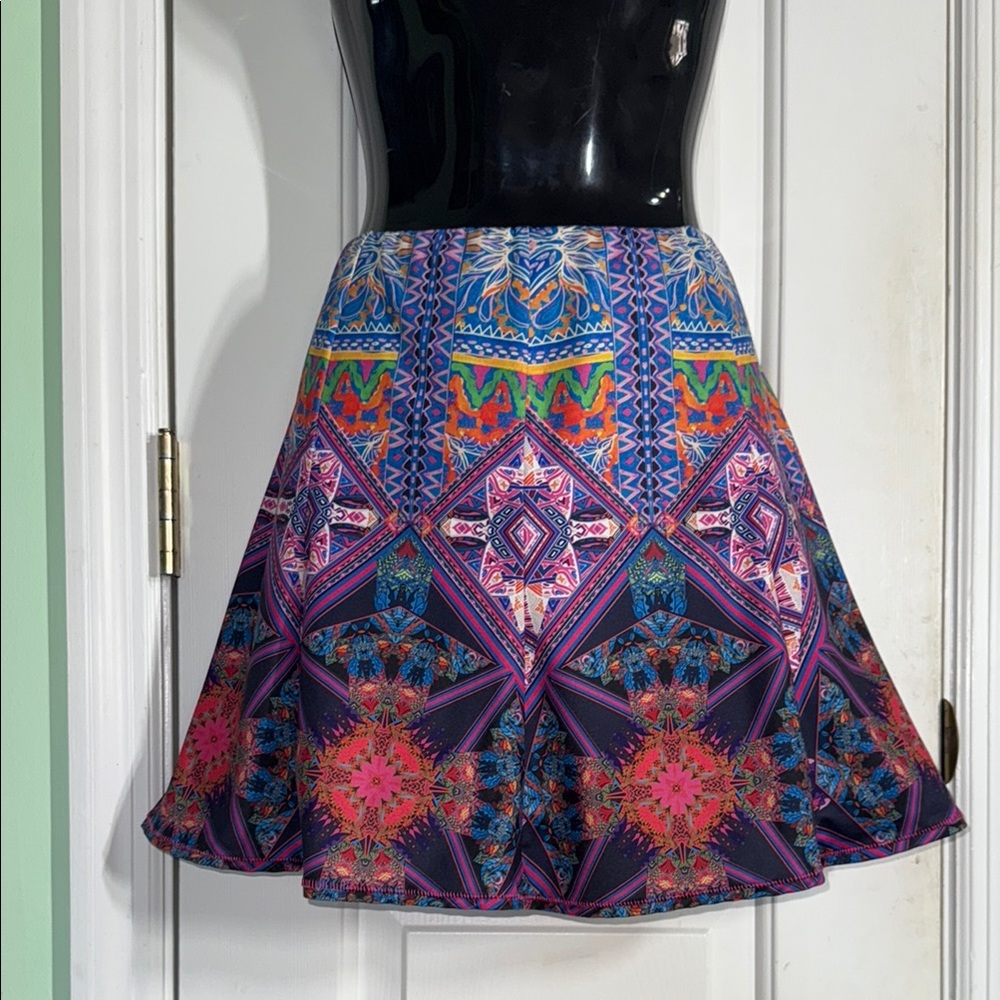 Lucky In Love Colorful Geometric Patterned Athletic Tennis Skirt Size Large
